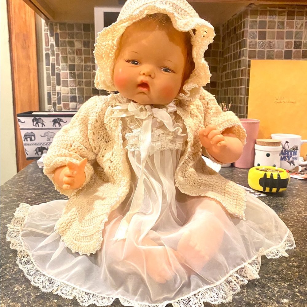 Ideal Toy 1960 First Edition 22” Thumbelina Doll. Wooden knob! Works!